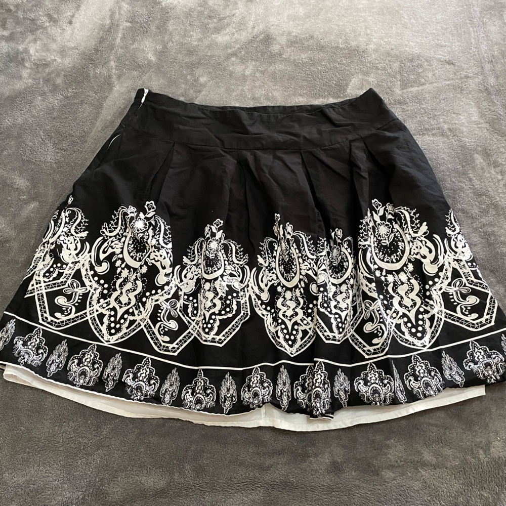 Connection 18 Skirt